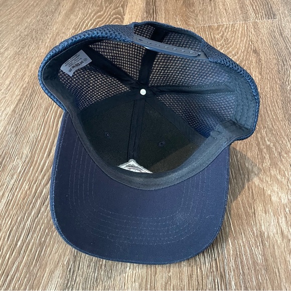 Colorado Avalanche hat - SnapBack- OSFM - Picture 2 of 4